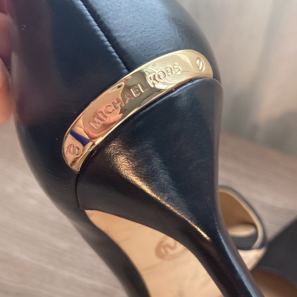 Michael Michael Kors stiletto heels gold logo 8 - Picture 3 of 16